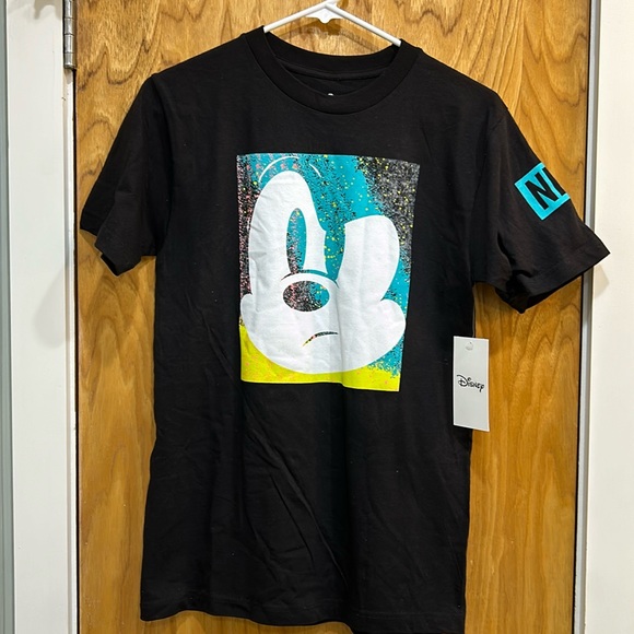 NWT Disney Neff Mickey Mouse Graphic Crewneck T-Shirt - Picture 1 of 4